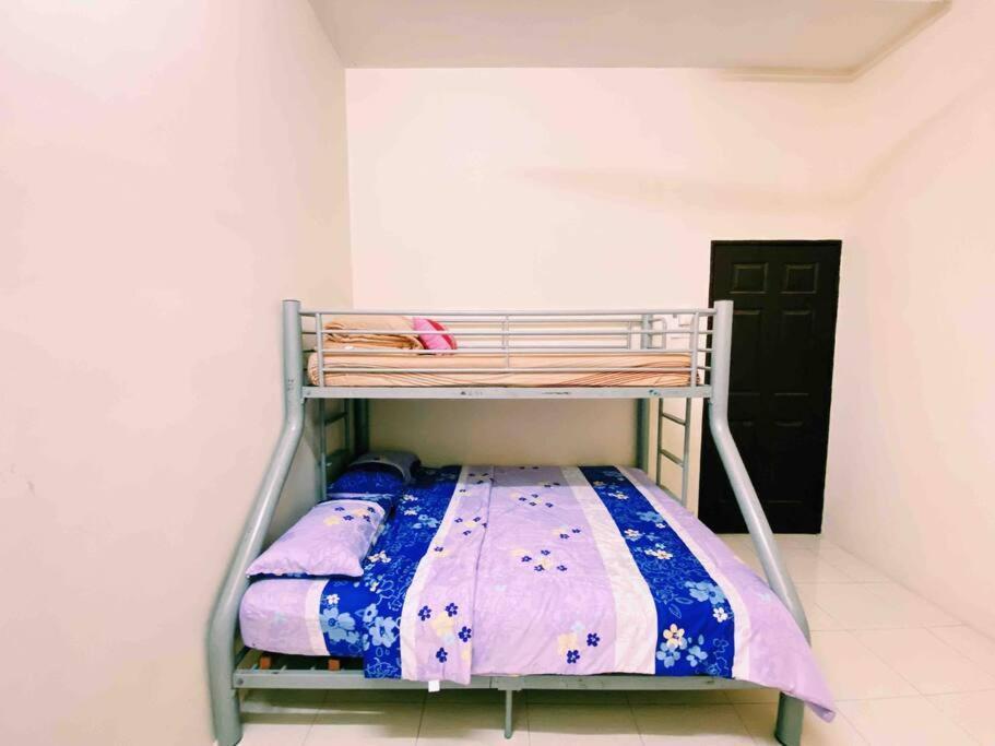 Spacious Cozy Lakeville Homestay 4 Bedrooms All With Aircond Seri Iskandar Esterno foto