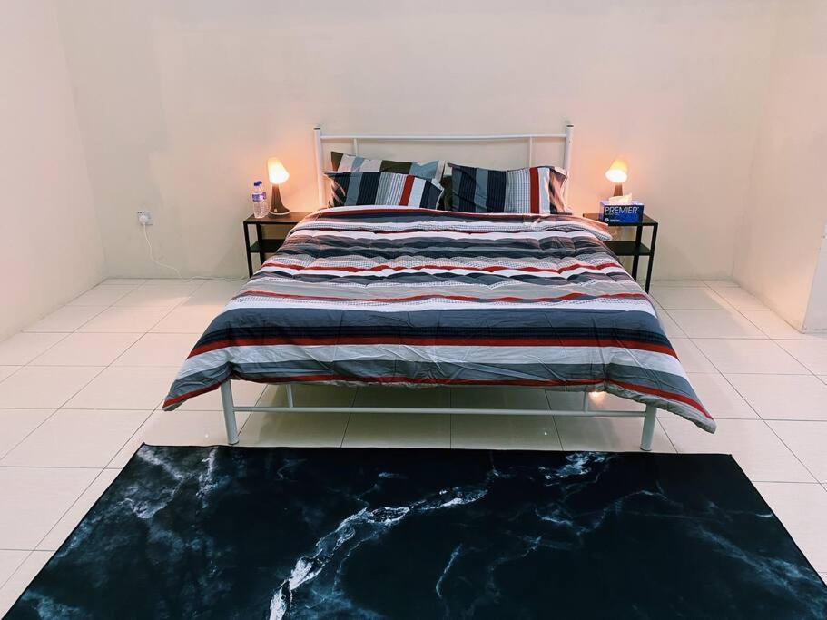 Spacious Cozy Lakeville Homestay 4 Bedrooms All With Aircond Seri Iskandar Esterno foto